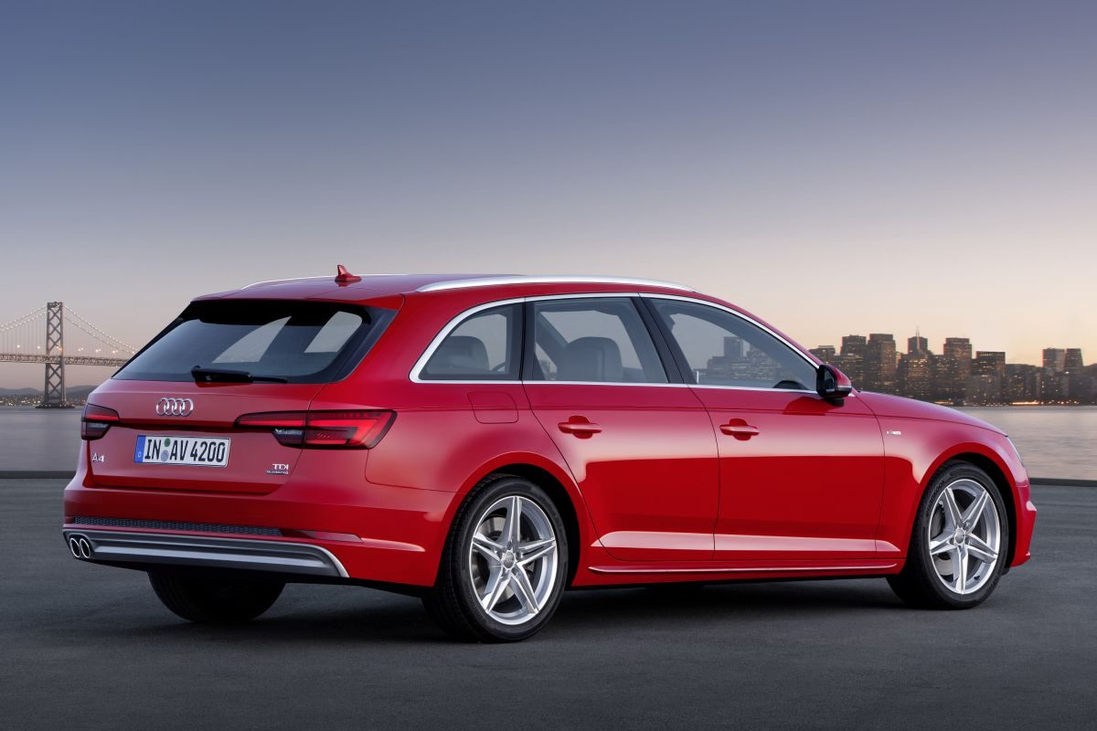 Audi A4 Avant · Red — image 3
