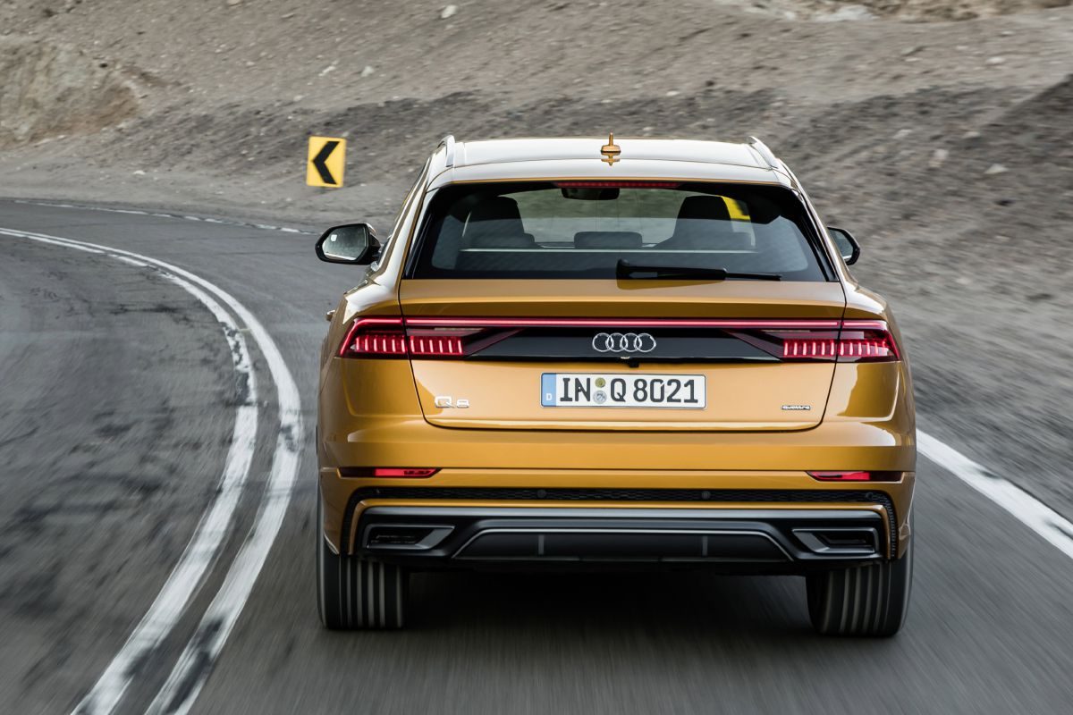 Audi Q8 · Altın — görsel 2