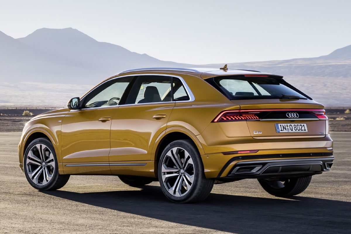 Audi Q8 · Altın — görsel 4
