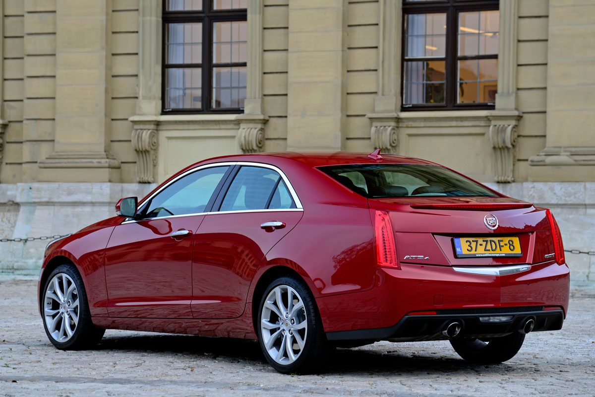 Cadillac ATS Sedan · Kırmızı — görsel 2