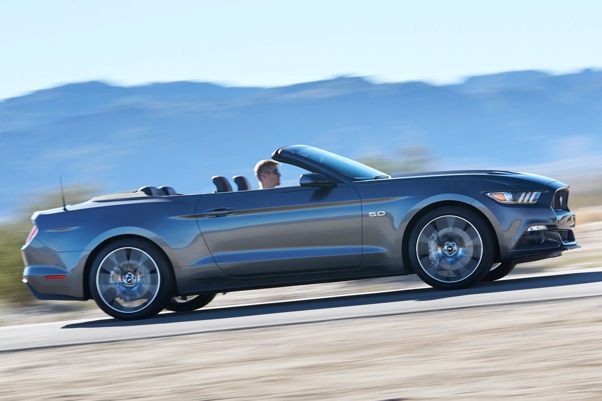 Ford Mustang Convertible · Gümüş — görsel 5