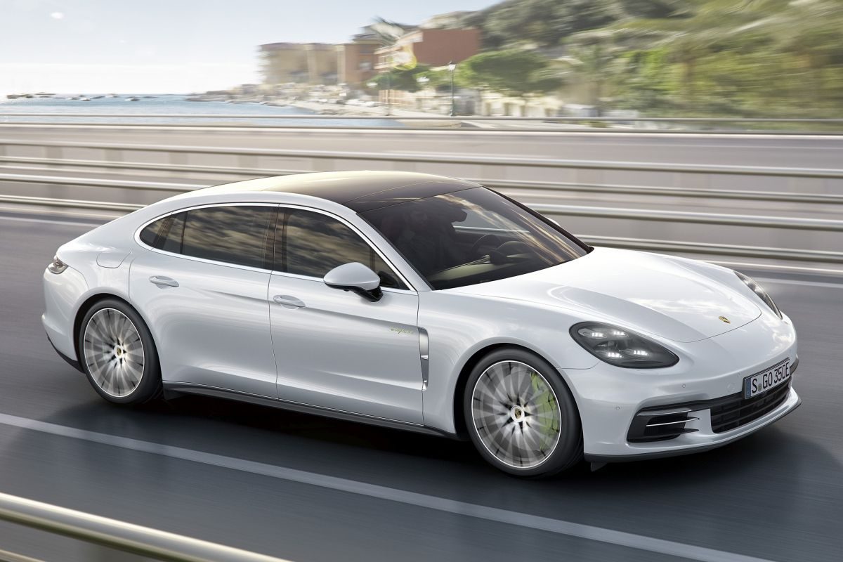 Porsche Panamera · Beyaz — görsel 3