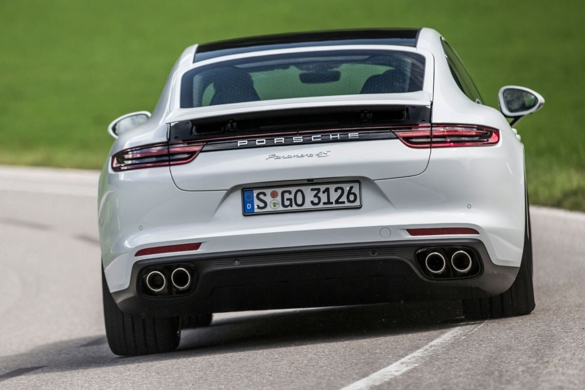 Porsche Panamera · Beyaz — görsel 5
